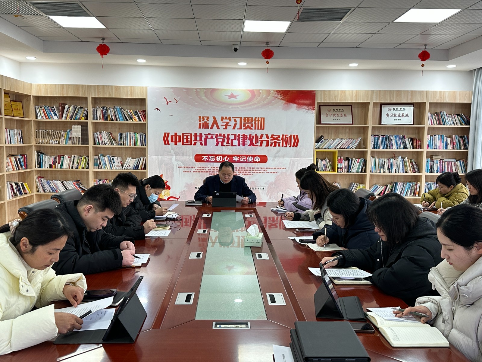 201b3dc734f1c9af834a477e93a93e9.jpg 201b3dc734f1c9af834a477e93a93e9.jpg